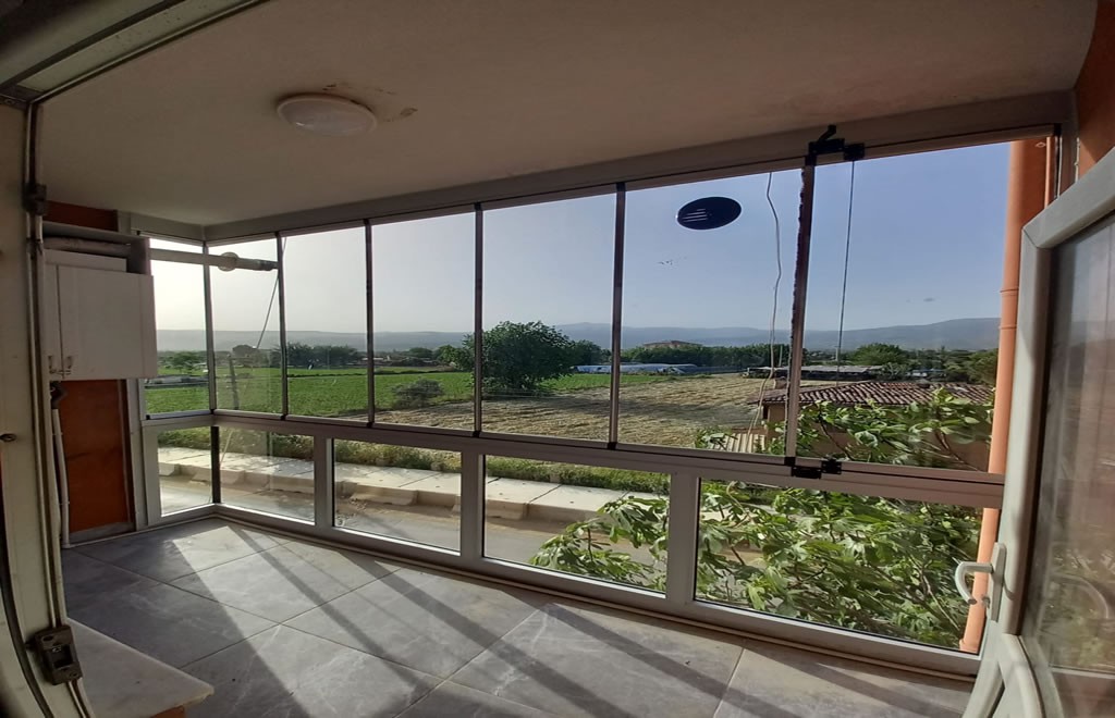 Cam Balkon