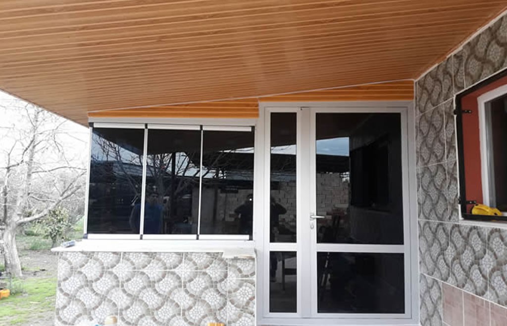 Cam Balkon